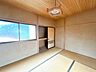 室内：【期間限定現況販売】2階中央東側6帖和室はクリーニングを行う予定です。