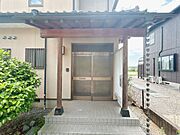 【リフォーム予定/玄関】これから玄関交換、モニター付きインターホンを新設予定です。新品の玄関とインターホンを設置することで防犯面も安心です。