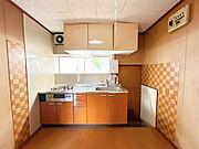 【リフォーム前】キッチンはリビングに移設し、対面キッチンにリフォームする予定です。