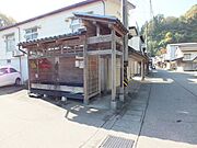 町内の皆さんで管理されているゴミ捨て場です。街並みと調和がとれたつくりになっていますね。いつ見てもきれいに維持されていますよ。徒歩1分（10m）