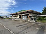 出雲崎町立出雲崎 【周辺環境】JR越後線「出雲崎駅」まで約600ｍ（徒歩約8分）です。 400m