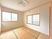2階6帖和室の写真です。