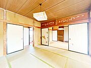 1階和室続き間の様子です。