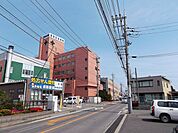 社会医療法人博愛会菅間記念病院まで約4.9ｋｍ（車で10分） 4900m