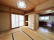 【期間限定現況販売】南西側和室写真です。クロス張り替え、建具交換、水回り交換、外壁塗装など一部リフォームのご相談も可能なのでお気軽にお問い合わせください。