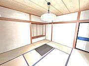 【期間限定現況販売】和室の写真です。残置物の撤去を行いました。クロス張り替え、建具交換、水回り交換、外壁塗装など一部リフォームのご相談も可能なのでお気軽にお問い合わせください。