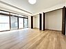 洋室：【リフォーム済】1階南側和室は洋室に間取り変更を行いました。建具交換、押入れはクローゼットに変更し、和室から洋室に変更。クローゼットも一間あり、お洋服などをたくさん収納することができ嬉しいですね。