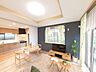 リビング/ダイニング：【リフォーム完成】【住宅ローン減税対象】CG合成で家具を配置したイメージです。リビングはフローリング上張り、クロス張替え、照明交換を行いました。