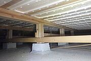 中古住宅の3大リスクである、雨漏り、主要構造部分の欠陥や腐食、給排水管の漏水や故障を2年間保証します。その前提で床下まで確認の上でリフォームし、シロアリの被害調査と防除工事もおこないます。