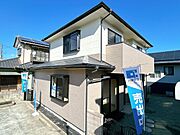 【リフォーム完成〔外観〕】外壁・屋根の塗装をしました。車種にもよりますが駐車場には並列で4台駐車可能。