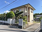 価格には消費税を含みます。自社物件につき随時ご案内可能。内覧希望の方はお電話ください。【期間限定現況販売】北側から見た外観です。