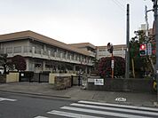 旭小学校まで約510ｍ。