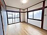 子供部屋：【リフォーム済み】2階東側和室の写真です。フローリング張替え、クロス張替え、照明交換を行います。