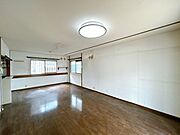 【リフォーム中7/5撮影】リビング別アングルの写真です。クロス張替・照明交換予定です♪