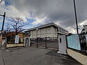 【小学校】土浦第二小学校まで550ｍ（徒歩約7分）。お友達と会話を楽しみながら登下校ができますね。