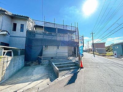 外観:価格には消費税、リフォーム費用を含みます。リフォーム中でもご案内可能。内覧希望の方はお電話ください。【リフォーム中10/12更新】外観写真です。外壁屋根塗装、駐車スペース整地、拡張予定です。 外観:価格には消費税、リフォーム費用を含みます。リフォーム中でもご案内可能。内覧希望の方はお電話ください。【リフォーム中10/12更新】外観写真です。外壁屋根塗装、駐車スペース整地、拡張予定です。