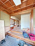 【リフォーム中5/16更新】玄関ホール。住まいの品格を感じる和風の佇まい。 帰宅の瞬間から心がほっと和む空間です。床フローリング張り、クロス張替を行います。