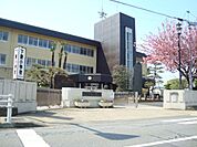 下妻市立下妻小学校まで徒歩約10分です。お子様の足でも安心の距離。毎日通う小学校が近くにあると嬉しいですね。 750m