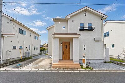 外観:価格には消費税を含みます。自社物件につき随時ご案内可能。内覧希望の方はお電話ください。 外観:価格には消費税を含みます。自社物件につき随時ご案内可能。内覧希望の方はお電話ください。