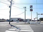 セブンイレブン蓮沼郵便局前店 セブン-イレブン蓮沼郵便局前店まで車4分（2ｋｍ）。ＡＴＭはもちろんの事、ちょっとした買い忘れやお弁当なども24時間営業でいつでも買えるため便利です 2000m