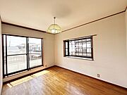 【リフォーム中7/6更新】2階洋室約6帖です。お子さまのお部屋にいかがでしょうか。天井壁クロス貼り替え、フローリング重ね張り、照明交換、他。