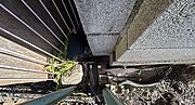 【境界】敷地南側には隣地との境界杭があります。測量をしてからお引渡ししするので、境界のトラブルは心配いりません。