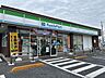 周辺：殖蓮 【周辺環境】ファミリーマート伊勢崎上諏訪店様まで約500m（徒歩7分）。24時間営業なので、何か買い忘れがあったときでもすぐに買いに行けますね。 270m