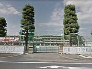 【周辺環境/小学校】富岡小学校まで1600m（徒歩20分）、富岡中学校まで1400ｍ（徒歩18分）です。