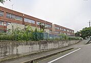 【周辺環境/学校】高崎市立吉井西小学校まで160m(徒歩2分)です。高崎市立吉井西中学校まで500ｍ(徒歩7分)です。