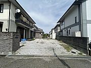 【リフォーム中】駐車場です。縦並列4台駐車可能です。