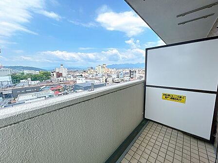【バルコニー】南側洋室のバルコニーです。こちらからも高崎花火を見ることができます。