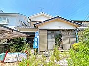 外観のお写真になります。南向きになりますので日中は日光がたっぷりと入ります。