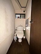 【リフォーム中】トイレのお写真です。1階と2階のトイレを交換いたします。直接肌に触れる部分が新品なのは嬉しいですね。
