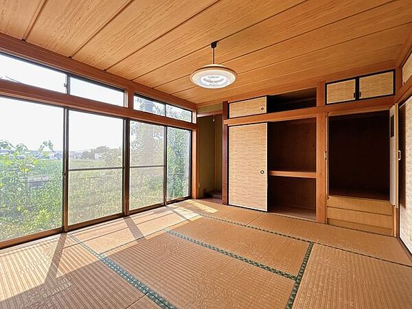 洋室を拡大表示
