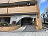 外観：【エントランス】玄関外観写真です。オートロックが付いております。