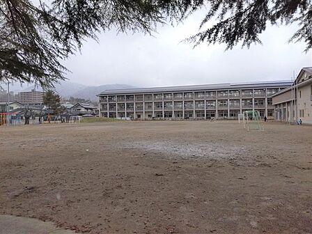 【周辺環境（小学校）】長野市立城東小学校まで約700m（徒歩約10分）