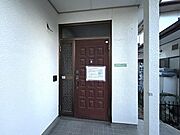 【リフォーム中・玄関】玄関外観からの写真です。