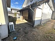 開成 【蔵】建物の奥に蔵がございます。大きな物置としてお使いいただけるので、収納には困らないですね。 1900m