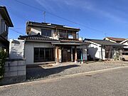 【リフォーム前/外観】リフォーム工事にて外壁塗装を行います。塗装工事後のお引渡しとなりますので初期費用が削減できます。