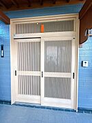 【リフォーム中/玄関ポーチ】玄関はクリーニングをいたします。