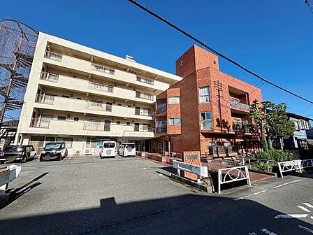 絶賛リフォーム工事中です。価格には消費税、リフォーム費用を含みます。リフォーム中でもご案内可能。内覧希望の方はお電話ください。
