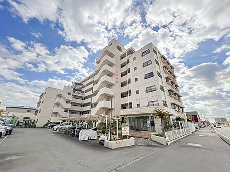 価格には消費税、リフォーム費用を含みます。自社物件につき随時ご案内可能。内覧希望の方はお電話ください。