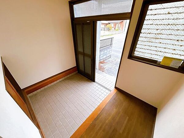 玄関を拡大表示