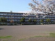 三島市立山田小学校まで1.4km。徒歩18分。 1410m