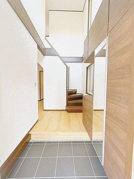 玄関を拡大表示