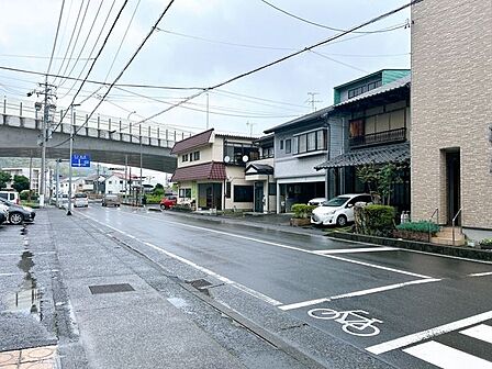 前面道路幅員約7m。