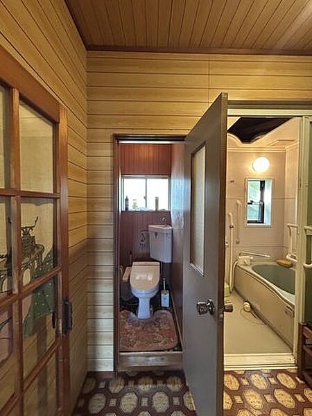 トイレを拡大表示