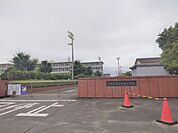 ファミリーマート浜松天龍川町店 和田東小学校まで約1.4km。徒歩約18分の距離です。 350m