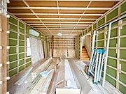 【リフォーム中（4/24）/1階和室】畳を撤去し、フローリング仕上げにすることで約15帖のLDKに変更します。