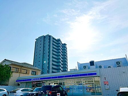 ローソン浜松元目町店まで徒歩2分。(100m)